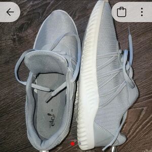 Chic Women's Light Gray Sneakers